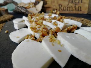 Queso fresco de cabra el bosqueño en cuñas para buffet