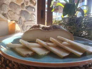 Pañoleta de Queso La flor de Guara para buffet y eventos