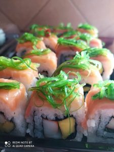 Bandeja de sushi para eventos